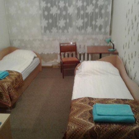 Hotel Viesu Maja Ezerkalns à Krāslava Extérieur photo