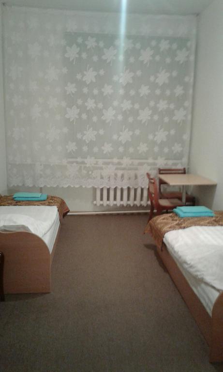 Hotel Viesu Maja Ezerkalns à Krāslava Extérieur photo